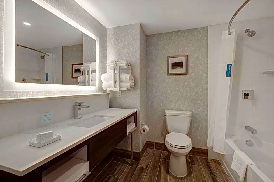 Hampton Inn By Hilton & Suites Burlington, Ontario