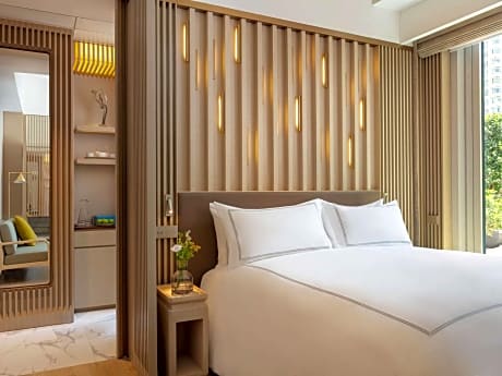 Luxury Executive Room - 1 King Size Bed, Lounge Access, Bathtub