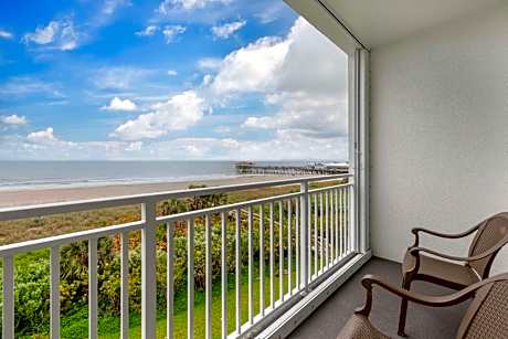 Two Queen Beds – Ocean Front View with Balcony