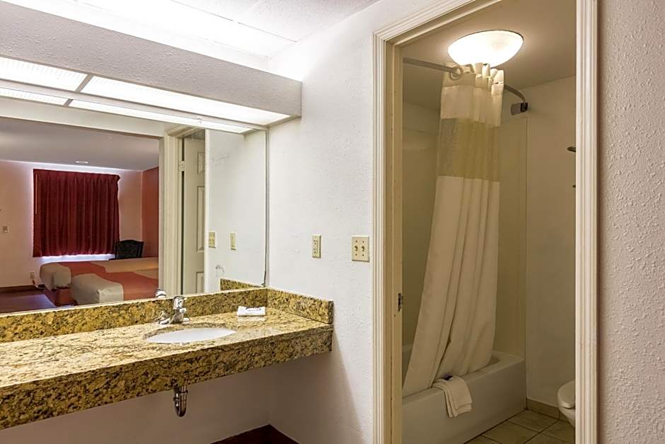 Motel 6-Pooler, GA - Savannah Airport