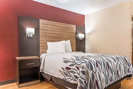 Deluxe Room with One Queen Bed Smoking