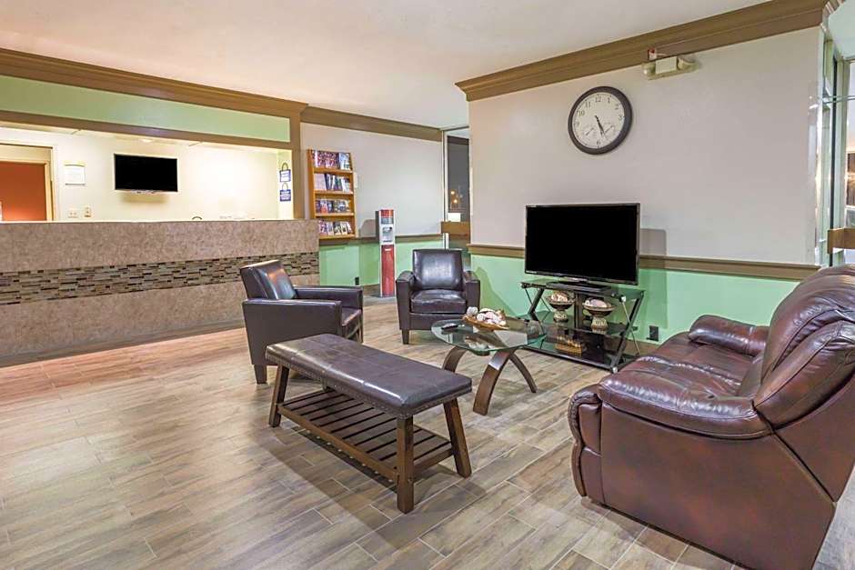 Days Hotel & Conference Center by Wyndham Danville