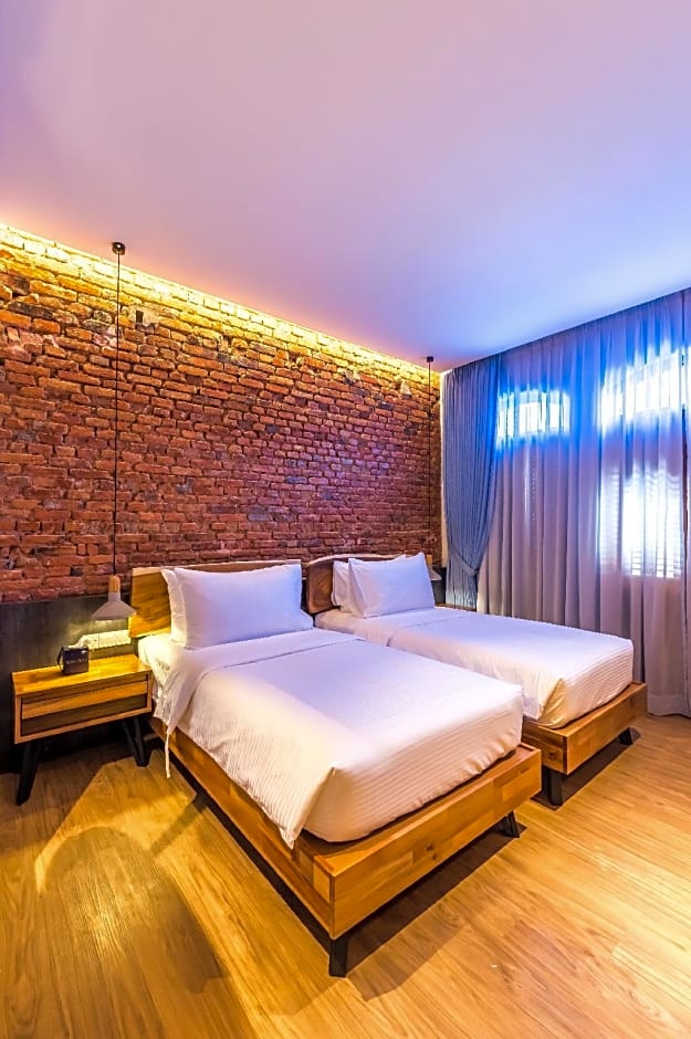 Tien Terrace Macalister