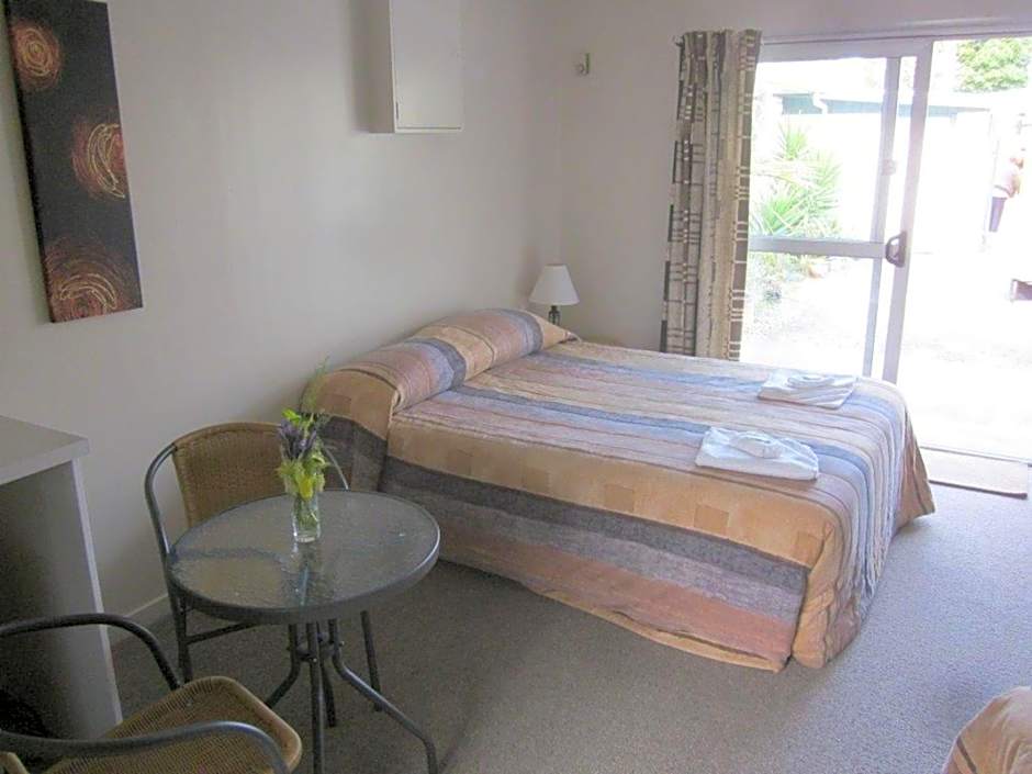 Raymar Motor Inn