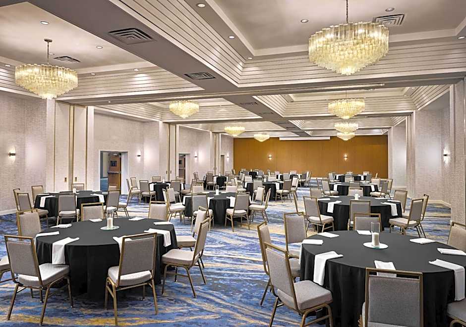 Sheraton Grand Rapids Airport Hotel
