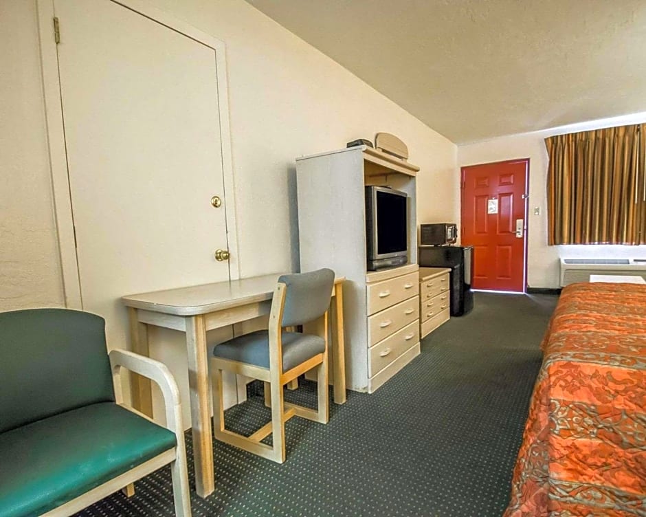 Rodeway Inn Gainesville - University Area