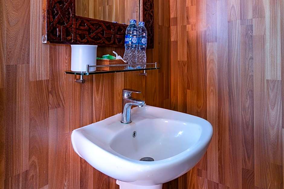 Ware Ware Surf Bungalow Lembongan