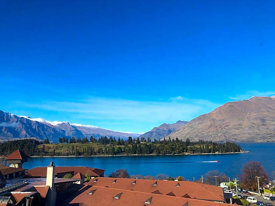 Ramada by Wyndham Queenstown Central