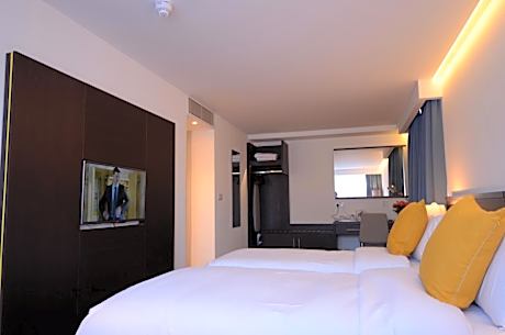 Pelican London Hotel And Residence