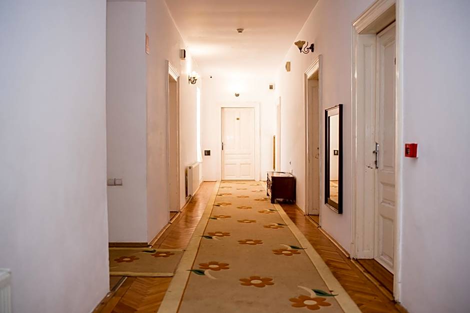 HOTEL MARION