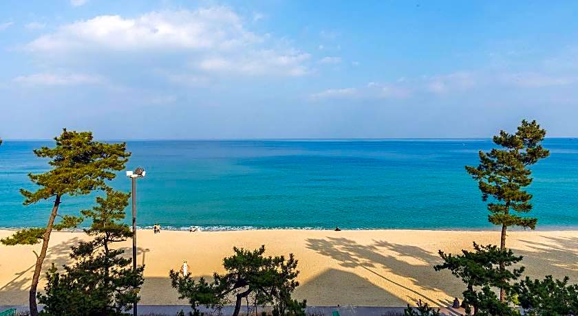 Gyeongpo Soo Hotel