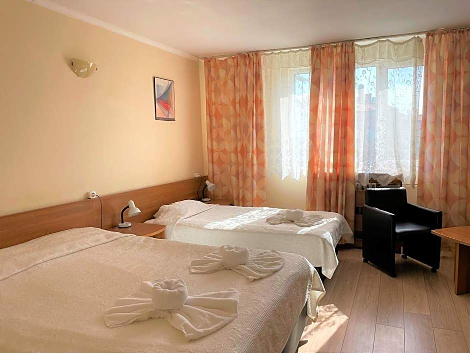 Family Hotel Central