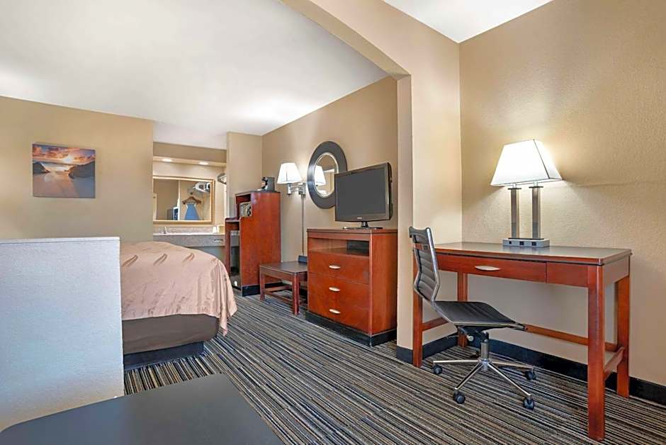 Quality Inn Brookhaven