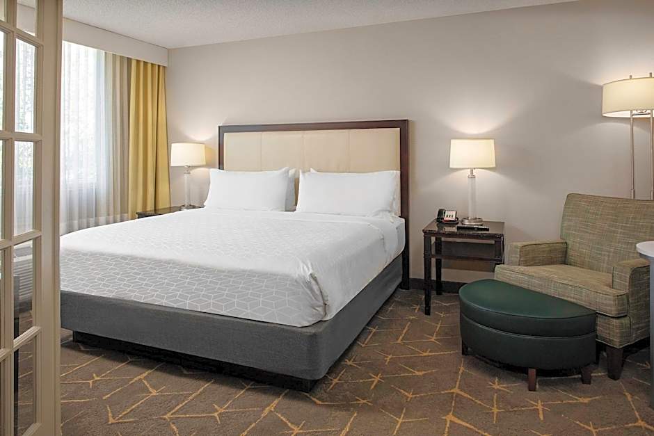 Holiday Inn & Suites Boston-Peabody By IHG