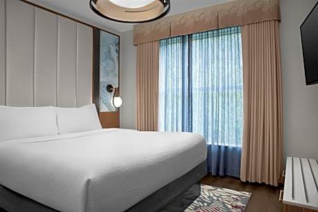 2 Room Suite-1 King Bed-Nonsmoking