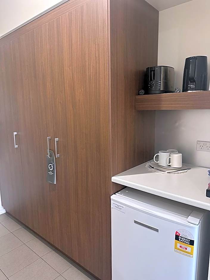 Young Federation Motor Inn and Services Club