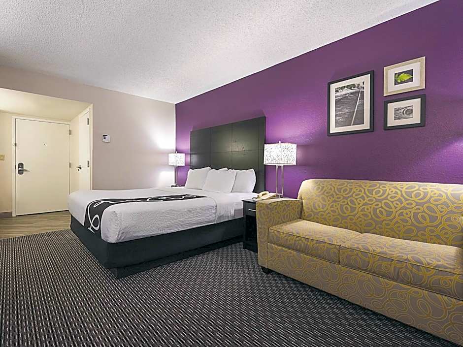 La Quinta Inn & Suites by Wyndham Plantation At Southwest 6th Street