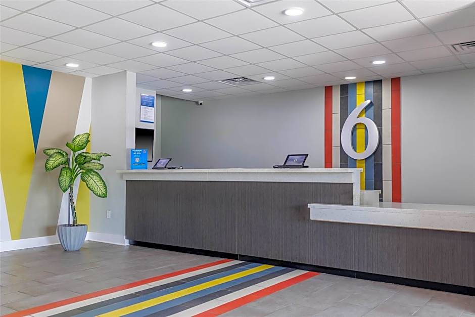 Motel 6 Gonzales, LA Baton Rouge Geismar Prairieville I 10