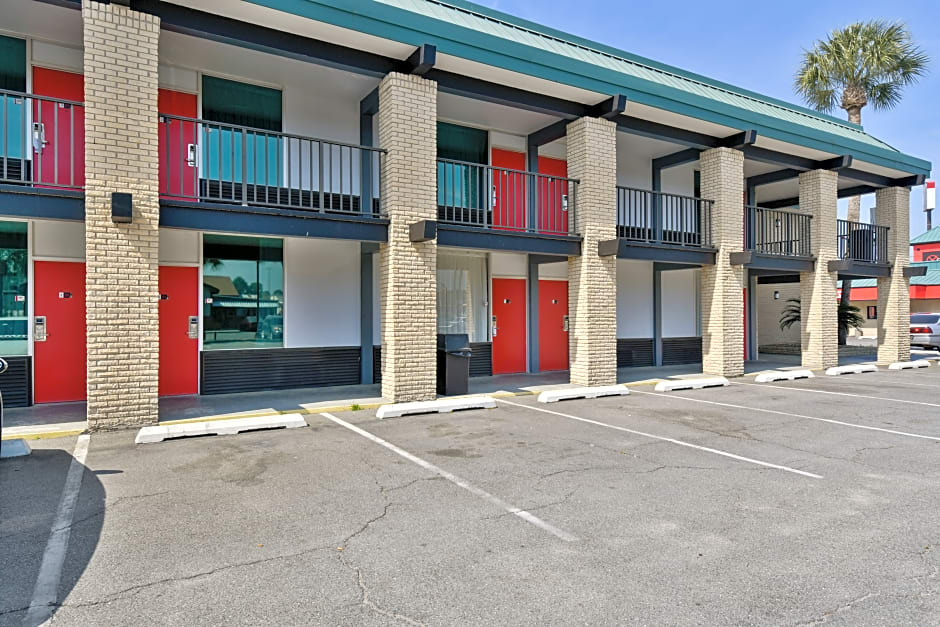 OYO Hotel Twin Lake- Lake Park / Valdosta area