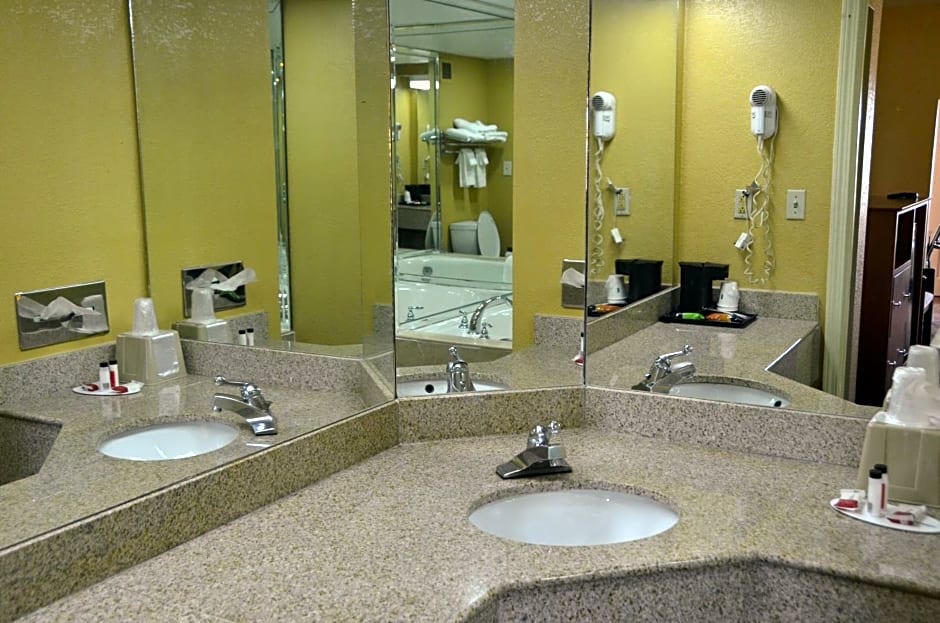 Days Inn by Wyndham Airport Nashville East