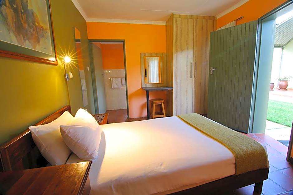 Photo 1 of 4 of Single Room