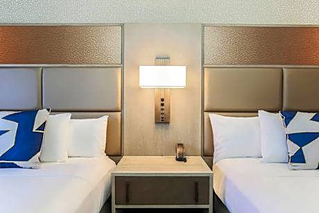 One-Bedroom Queen Suite with Two Queen Beds - Mobility Accessible with Tub