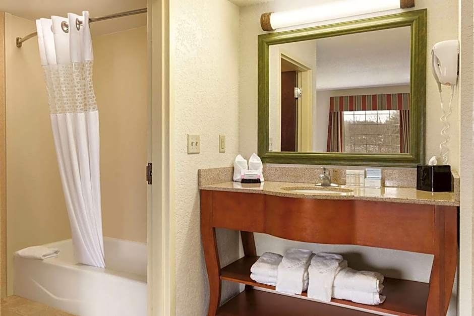 Hampton Inn By Hilton & Suites Greenfield