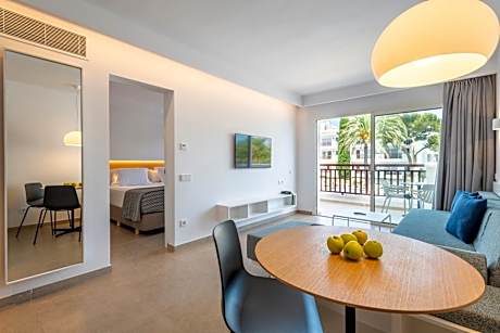 Superior Apartment wth Pool View