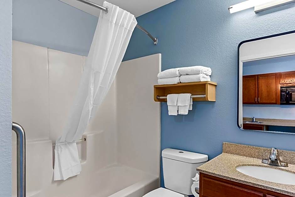 Birch Hill Suites Clarksville-Louisville North