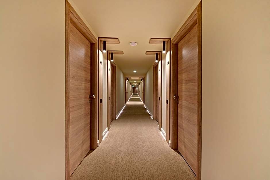 Oxford Hotel & Conference Center