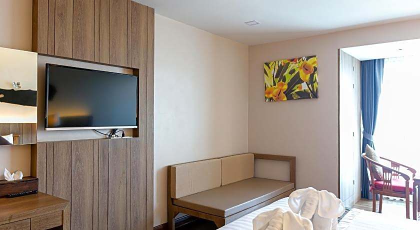 Grand Ratchapruek Hotel