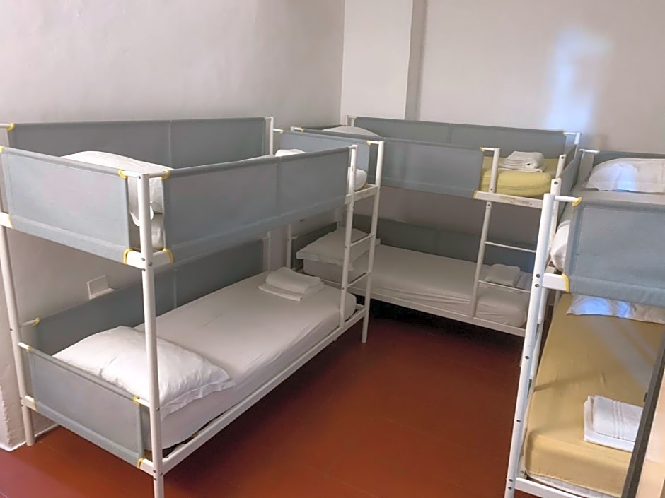 Short Stop Room