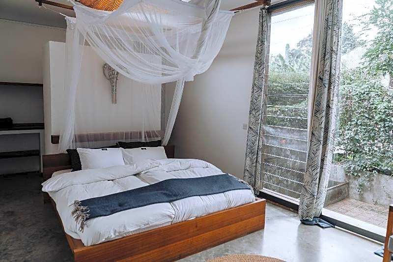 Kaliwa Lodge