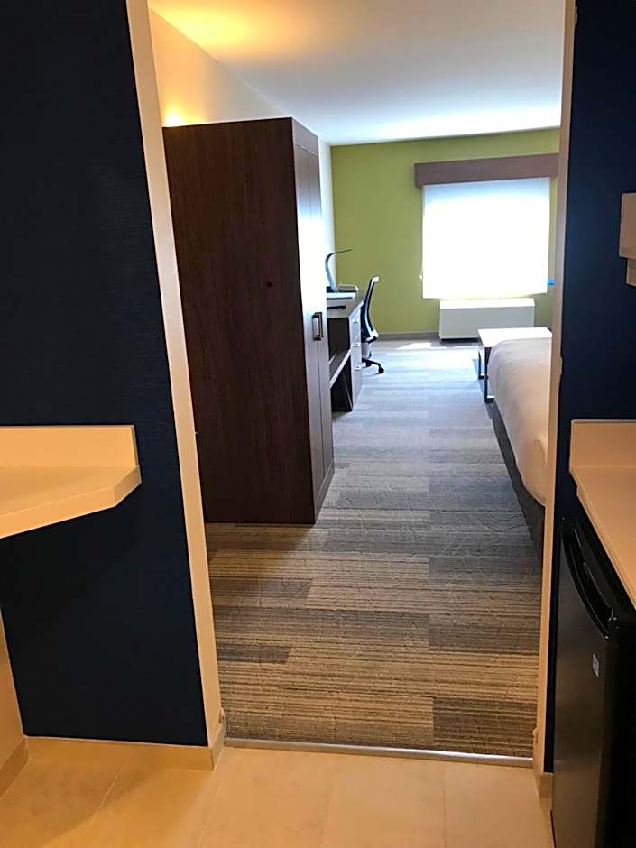Holiday Inn Express Rochester-Victor By IHG