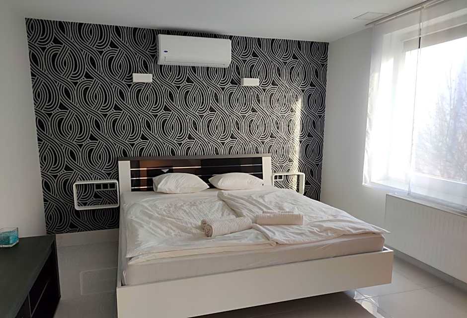 AQUA SOLAR APARTMANHÁZ