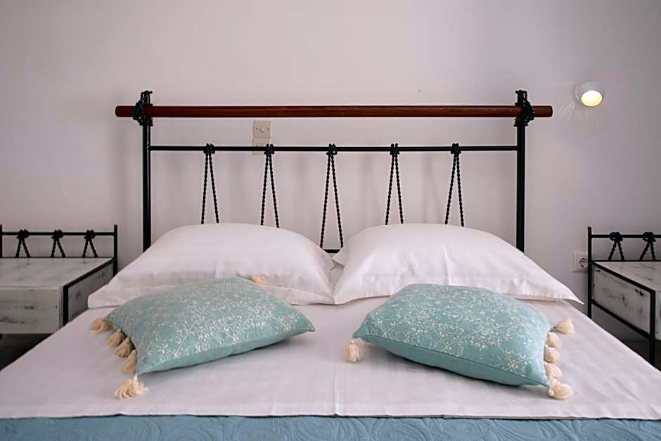 TERRA FOS NAXOS STUDIOS