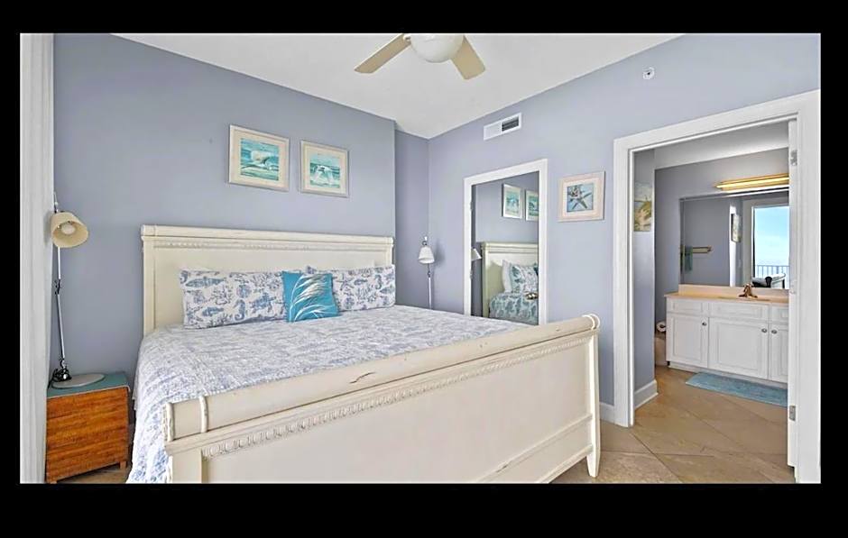 Beautiful Beachfront Views - The Retreat at Emerald Isle