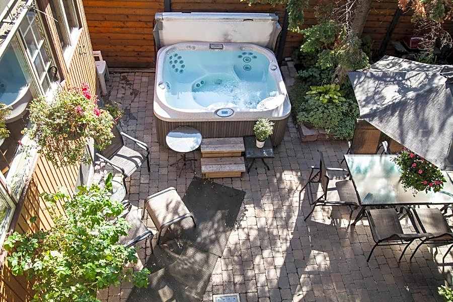 Maison Des Jardins B & B