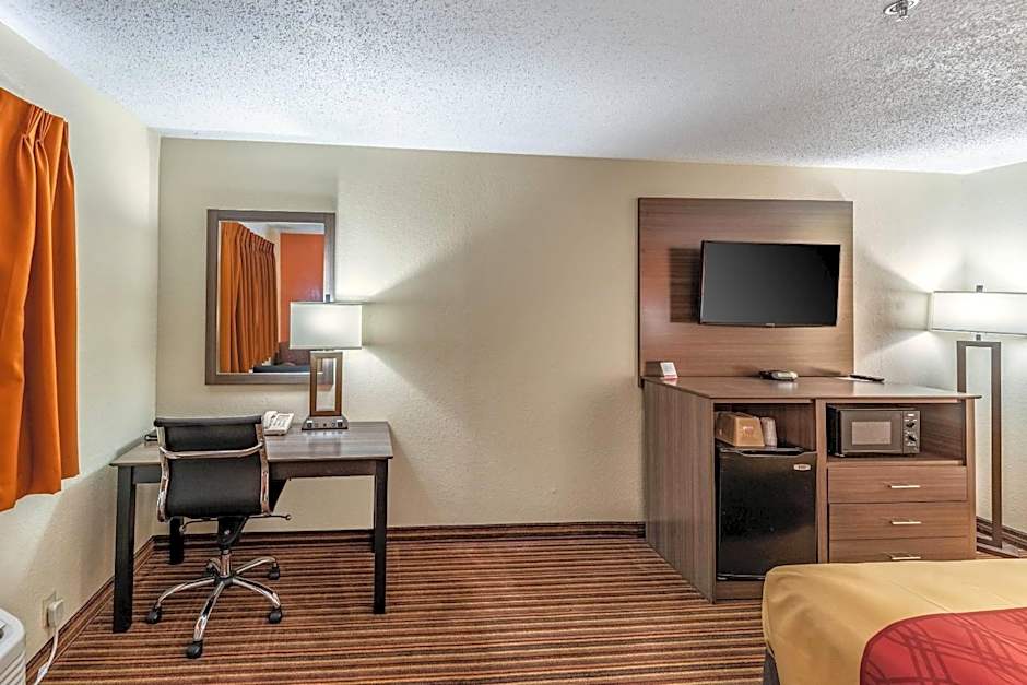 Econo Lodge Inn & Suites Mckinney - Plano North
