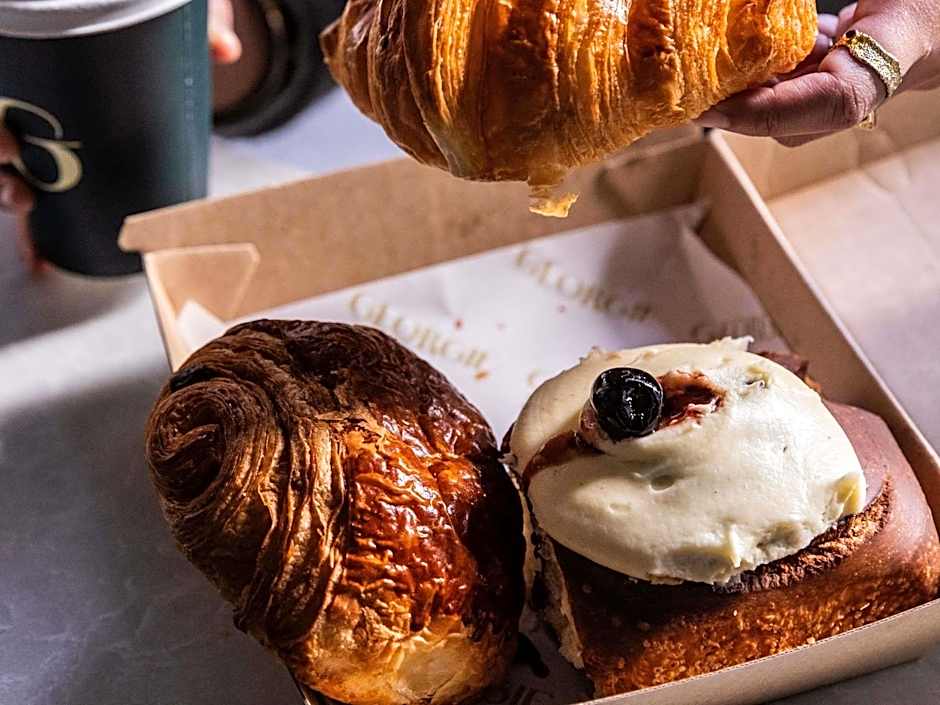 Mantra 2 Bond Street