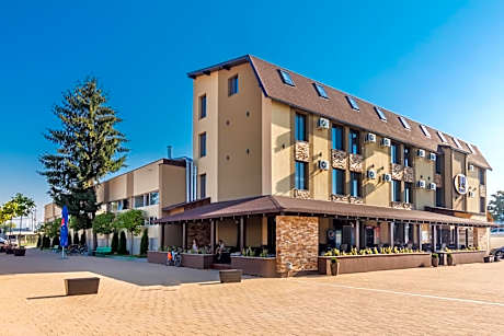 YMY HOTELS Târgu Jiu