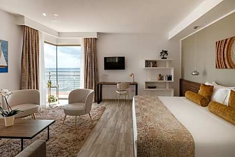 Sunny Corner Suite with Sea View