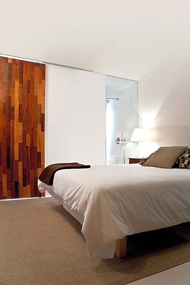 Santa Bica Eat Drink & Sleep