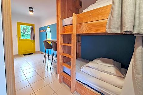 Bed in 6-Bed Mixed Dormitory Room