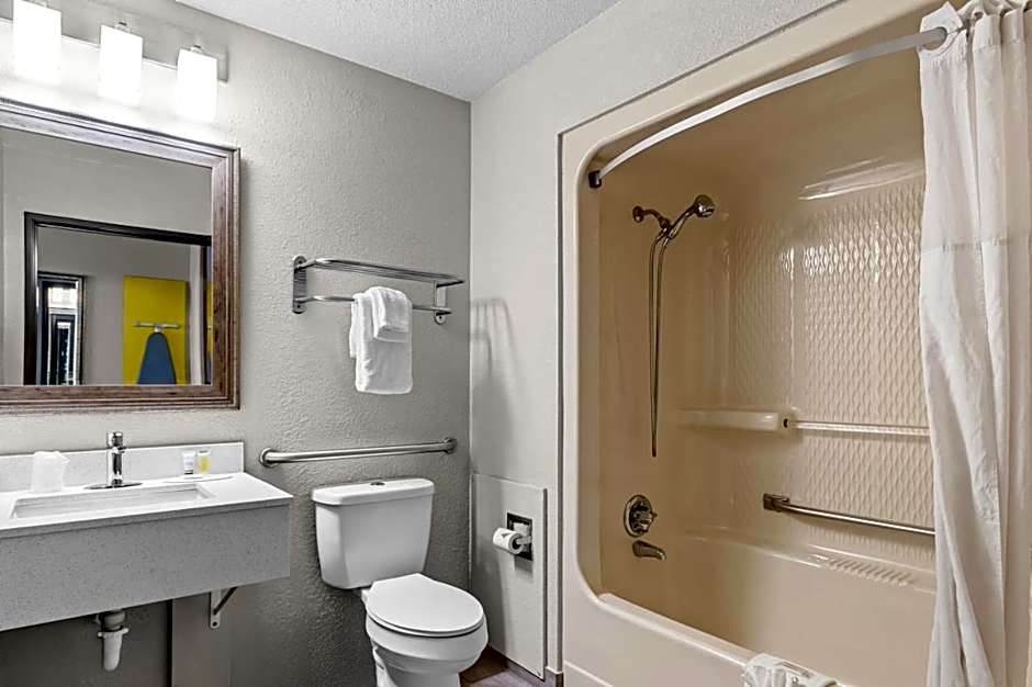 Days Inn by Wyndham Alpena