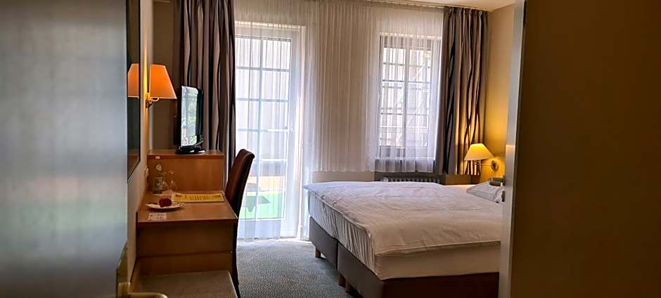 Hotel Garni "Am Ellinger Tor"