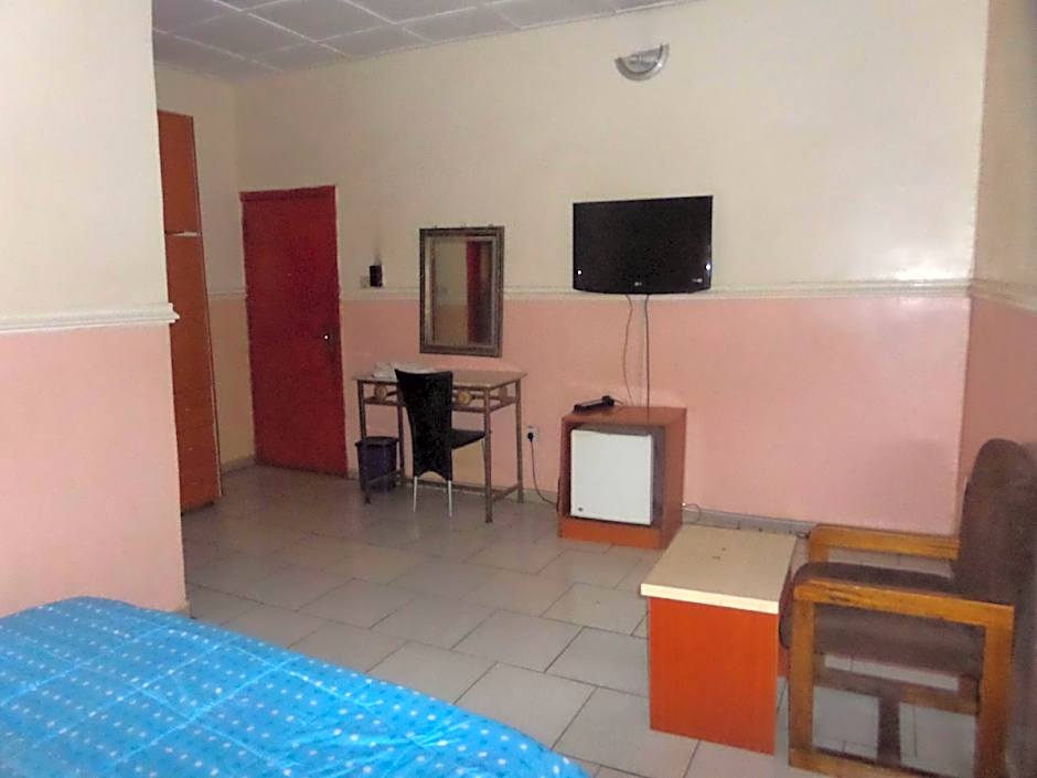 Aneio Hotel