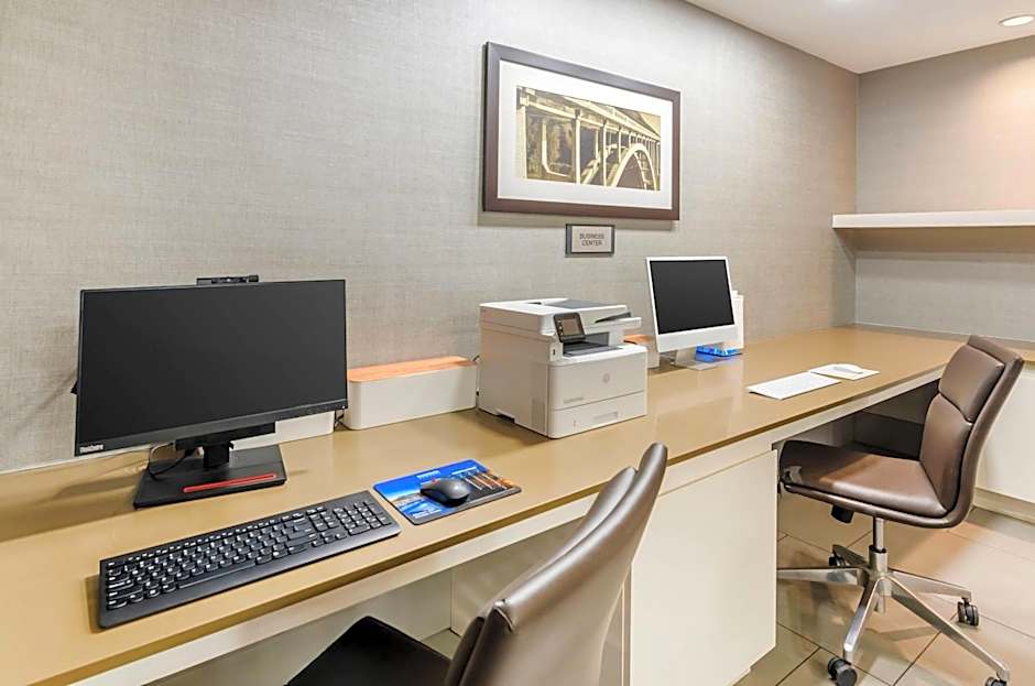 Country Inn & Suites by Radisson, Charlottesville-UVA, VA