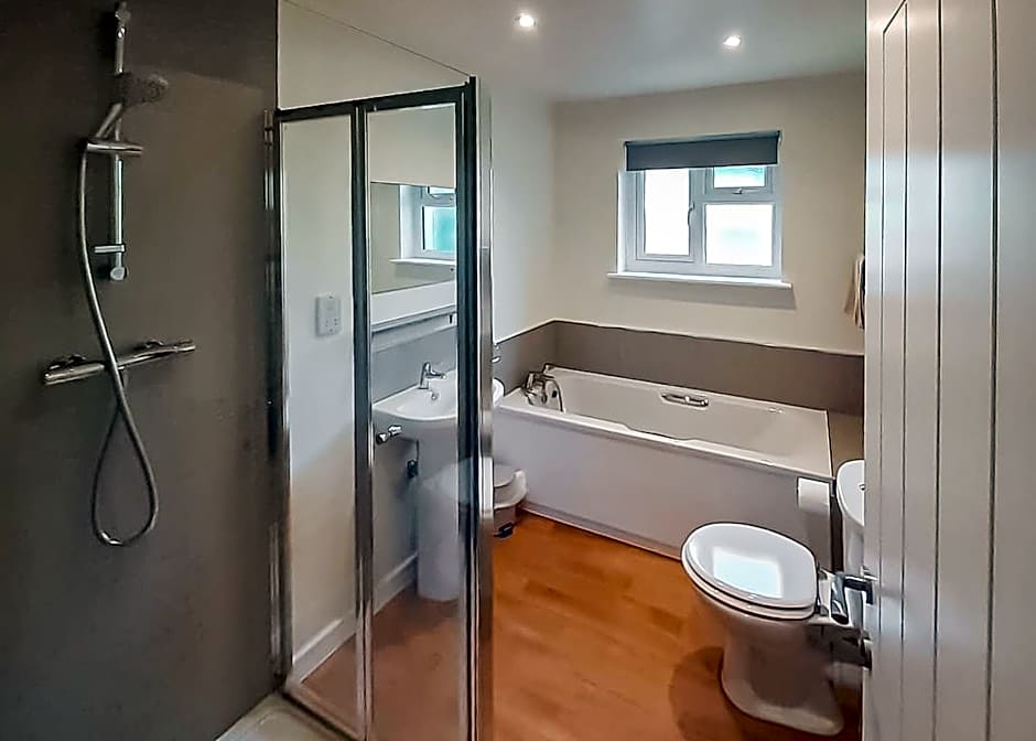 Eastcott Lodges