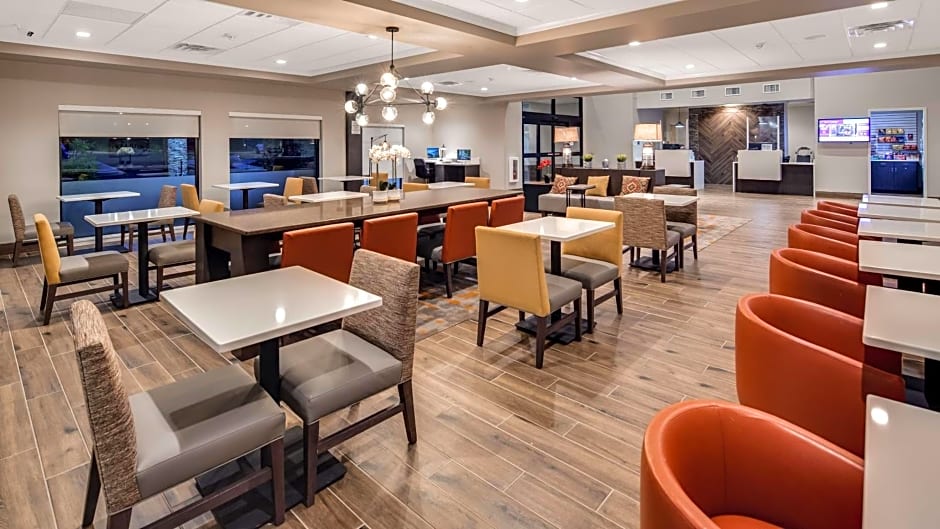Best Western Plus Elizabethtown Inn & Suites